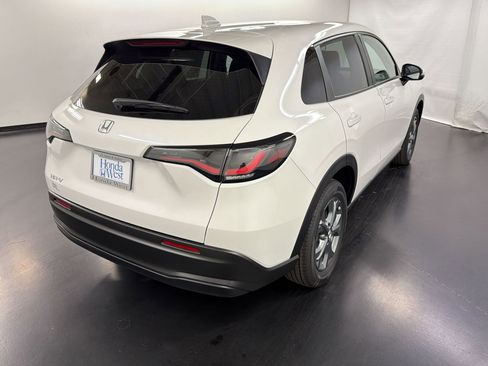 New 2026 Honda HR-V LX image 9