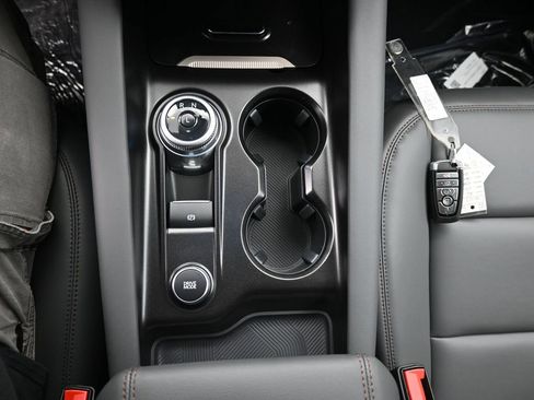 New 2025 Ford Explorer Active w/ Active Comfort Package image 32