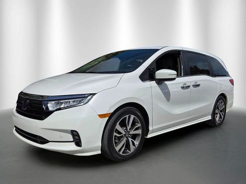 Certified 2023 Honda Odyssey Touring image 3