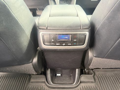 Used 2018 Toyota Highlander Limited AWD/4WD image 30