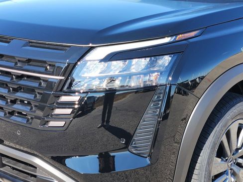 New 2026 Nissan Pathfinder SV image 5