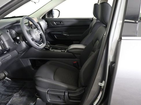 Used 2024 Nissan Pathfinder S AWD/4WD image 26