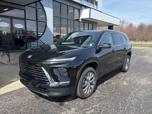 Used 2025 Buick Enclave Preferred AWD/4WD image 2