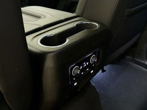 Used 2023 Chevrolet Suburban LT w/ Luxury Package image 27