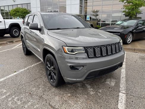 Used 2021 Jeep Grand Cherokee Laredo X AWD/4WD image 7