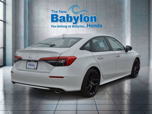 Used 2023 Honda Civic Sport image 4