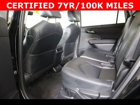 Used 2023 Toyota Highlander XLE image 15