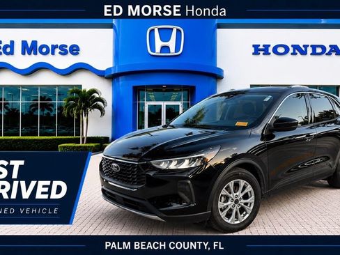 Used 2024 Ford Escape Active w/ Tech Pack #1 FWD image 1