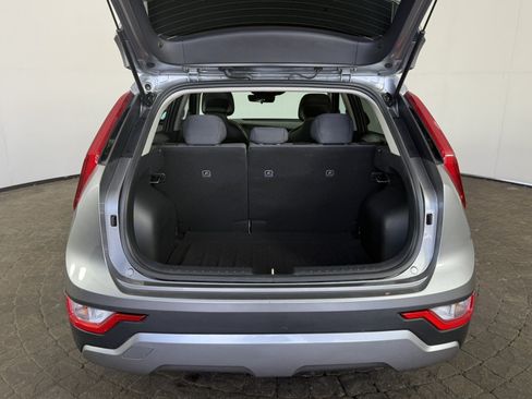 Used 2025 Kia Niro LX FWD image 7
