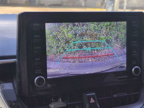 Used 2022 Toyota Corolla LE image 19