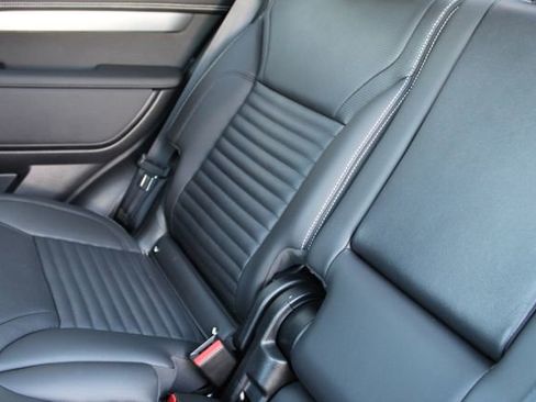 Used 2025 Land Rover Discovery Dynamic SE image 24