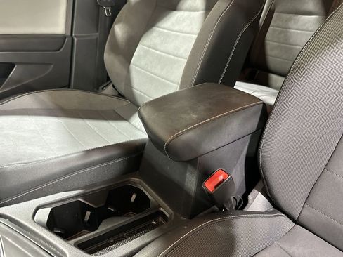 Used 2022 Volkswagen Taos SE image 21