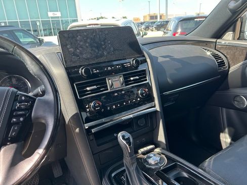 Used 2024 INFINITI QX80 Sensory AWD/4WD image 13