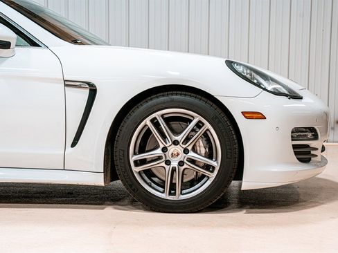 Used 2013 Porsche Panamera 4S image 10