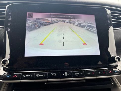 Used 2024 Jeep Wagoneer Series II w/ Flexible Seating Group RWD image 13