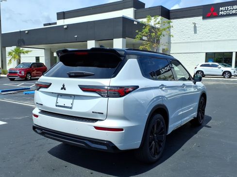 New 2026 Mitsubishi Outlander SEL Black Edition FWD image 10
