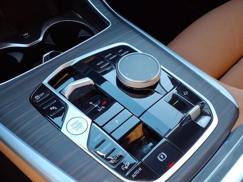 Used 2025 BMW X7 xDrive40i w/ M Sport Package image 7