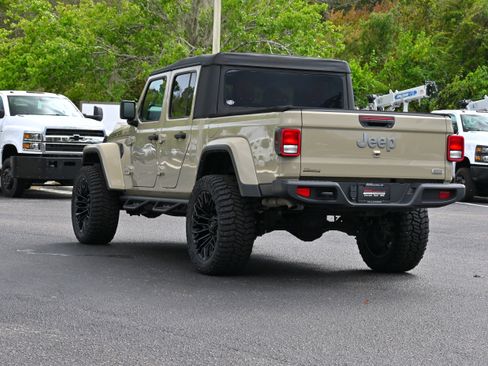 Used 2022 Jeep Gladiator Overland image 3