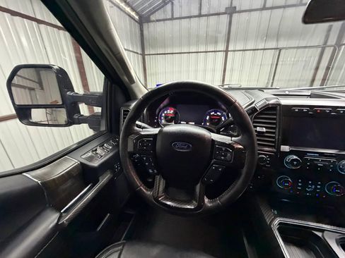 Used 2020 Ford F250 Lariat w/ Lariat Ultimate Package AWD/4WD image 16