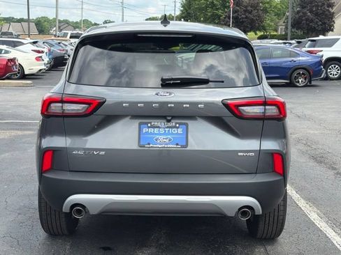 Used 2025 Ford Escape Active AWD/4WD image 9