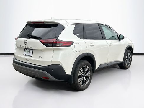 Used 2023 Nissan Rogue SV image 9