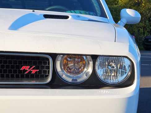 Used 2013 Dodge Challenger R/T w/ Electronics Convenience Group image 9