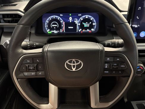 Certified 2025 Toyota 4Runner TRD Off-Road Premium AWD/4WD image 22