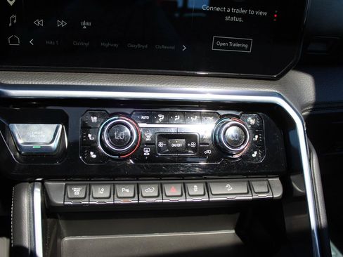 Used 2024 GMC Sierra 3500 Denali w/ Denali Reserve Package AWD/4WD image 19