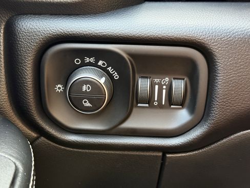 Used 2025 RAM 2500 Laramie image 25