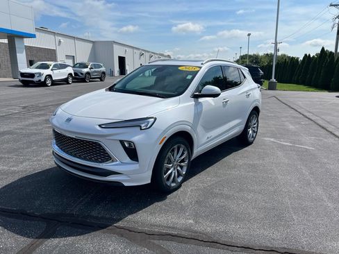 Used 2025 Buick Encore GX Avenir w/ Avenir Technology Package AWD/4WD image 3
