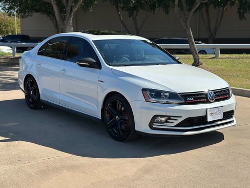 Used 2017 Volkswagen Jetta GLI image 15