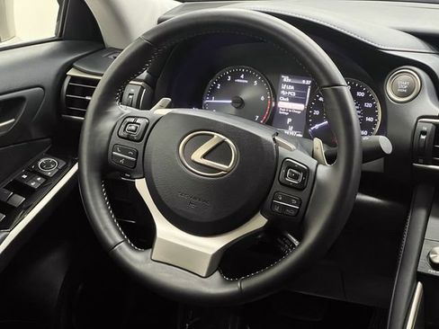 Used 2018 Lexus IS 300 RWD image 15