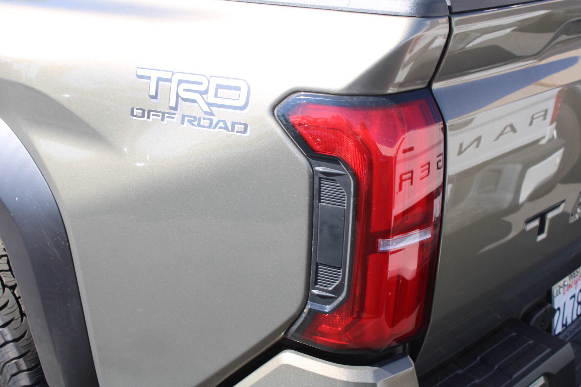 Used 2025 Toyota Tacoma TRD Off-Road AWD/4WD image 9