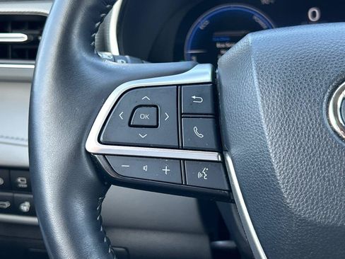 Used 2023 Toyota Highlander Platinum AWD/4WD image 32