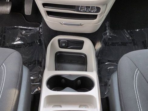 Used 2023 Chrysler Voyager LX FWD image 19