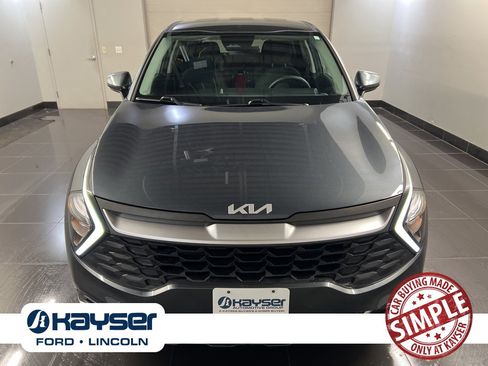 Used 2023 Kia Sportage LX image 2