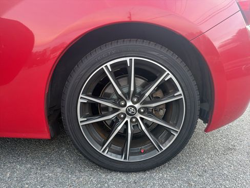 Used 2017 Toyota 86 Base image 12