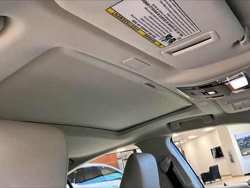 Used 2025 Lexus ES 300h w/ Premium Package image 13