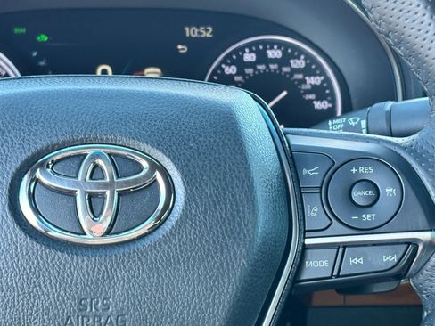 Used 2021 Toyota Avalon XSE image 23