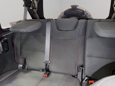 Used 2022 Jeep Wrangler Unlimited Rubicon w/ Xtreme Recon 35" Tire Package image 38