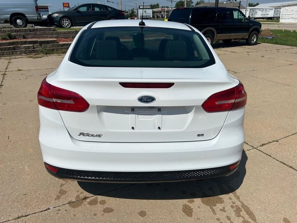 Used 2018 Ford Focus SE FWD image 4