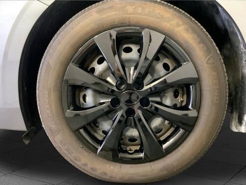 Used 2025 Nissan Sentra S FWD image 9