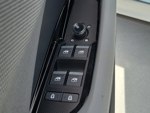 New 2026 Audi Q3 quattro 2.0T AWD/4WD image 21
