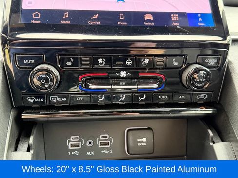 Used 2024 Jeep Grand Cherokee Limited w/ Luxury Tech Group II AWD/4WD image 26