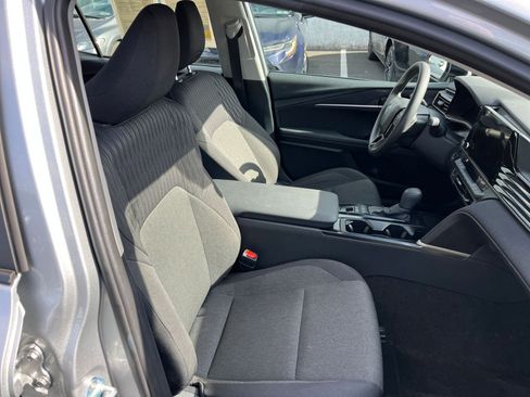 Used 2025 Toyota Camry LE image 35