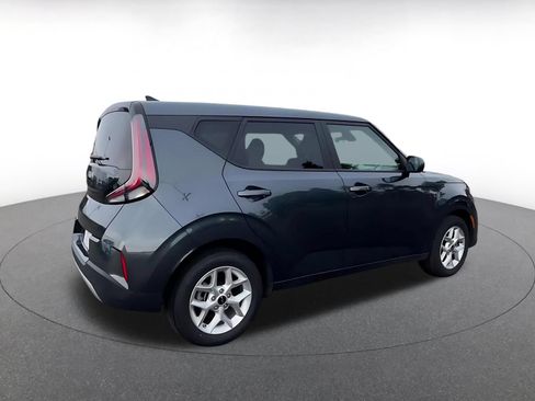 Used 2025 Kia Soul LX w/ LX Technology Package FWD image 15