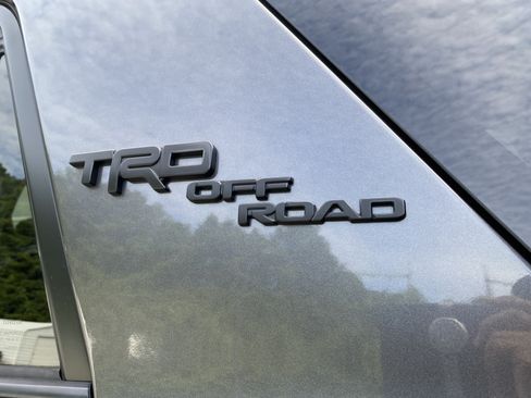 Used 2020 Toyota 4Runner TRD Off-Road Premium w/ Moonroof Package AWD/4WD image 40