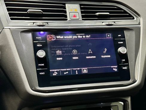 Used 2022 Volkswagen Tiguan SE R-Line image 23