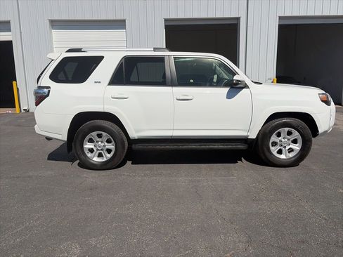 Used 2024 Toyota 4Runner SR5 Premium image 8