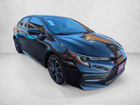 Used 2021 Toyota Corolla SE image 3